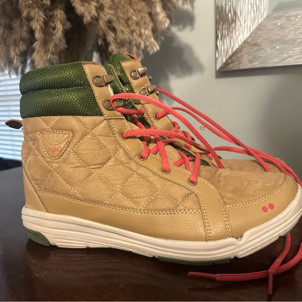 Ryka boot size 9 women